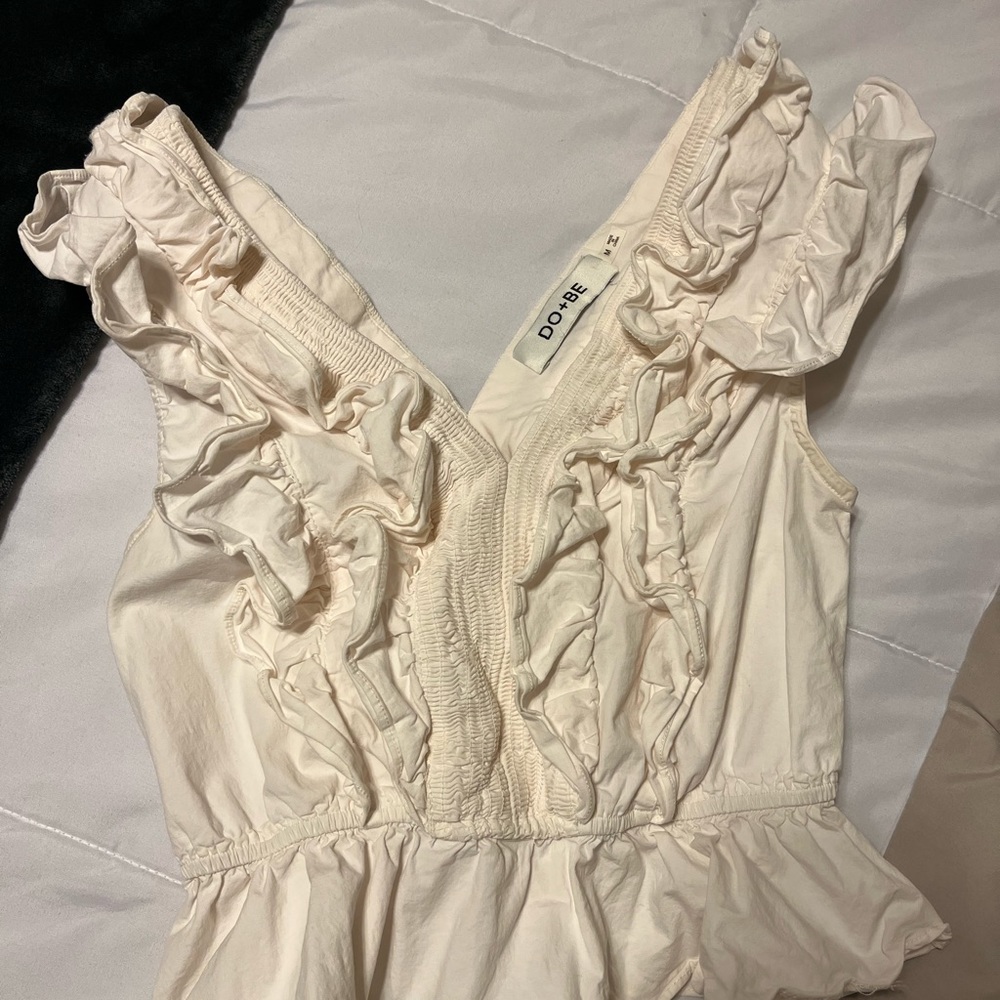 Size medium ruffle top.